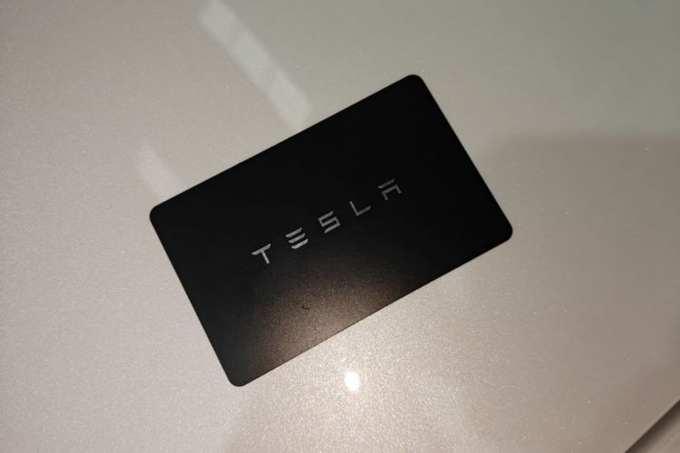 Tesla Model 3 2020 car image #9