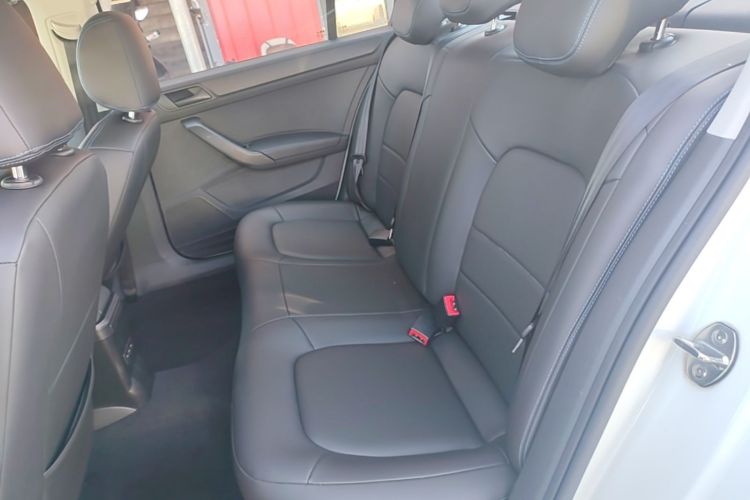 Volkswagen Santana 2016 car image #17