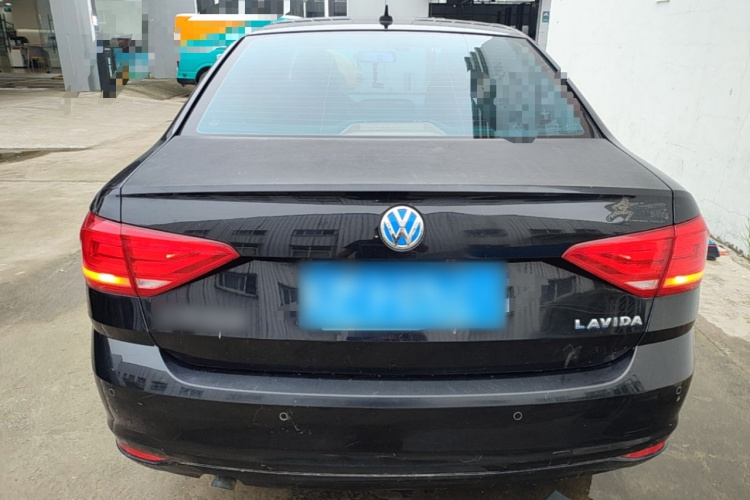 Volkswagen Lavida 2017 car image #6