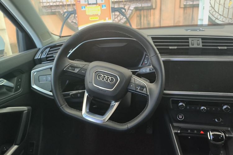 Audi Q3 2023 #11 Audi Q3 2023 car image #11