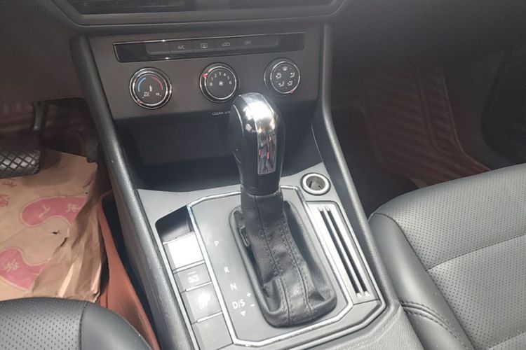 Volkswagen Lavida 2019 #18 Volkswagen Lavida 2019 car image #18
