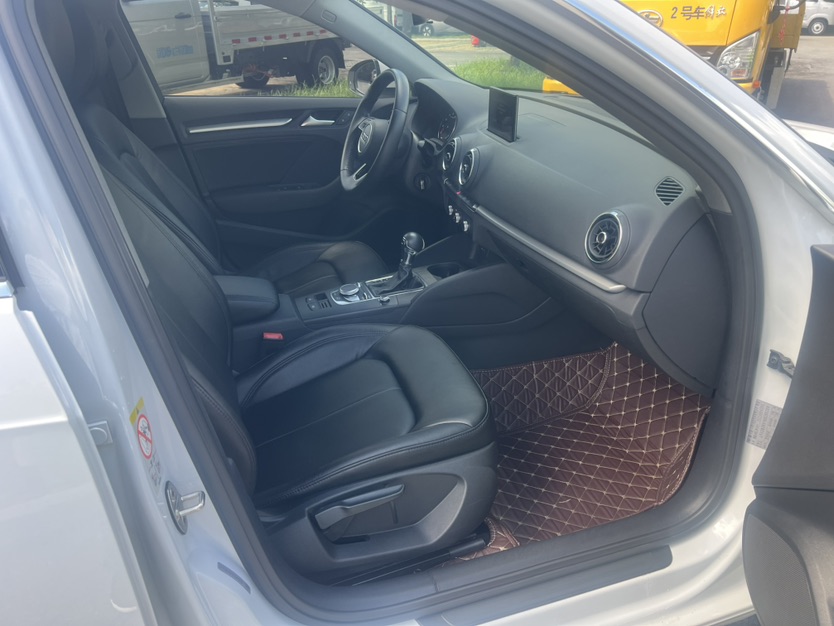Audi A3 2019 car image #9