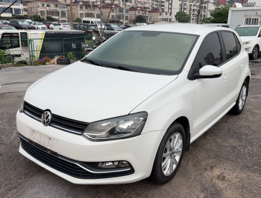 Volkswagen Polo 2015 Volkswagen Polo 2015 car image