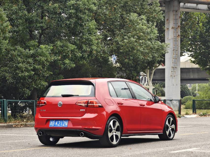 Volkswagen GolfGTI 2016 car image #6