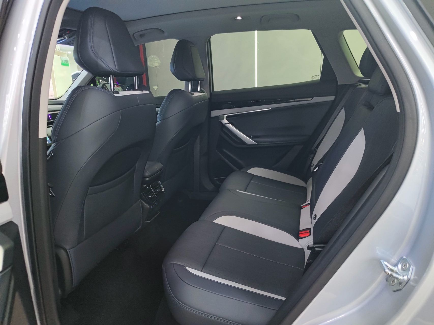 GEELY Boyue L 2025 immagine di auto #5