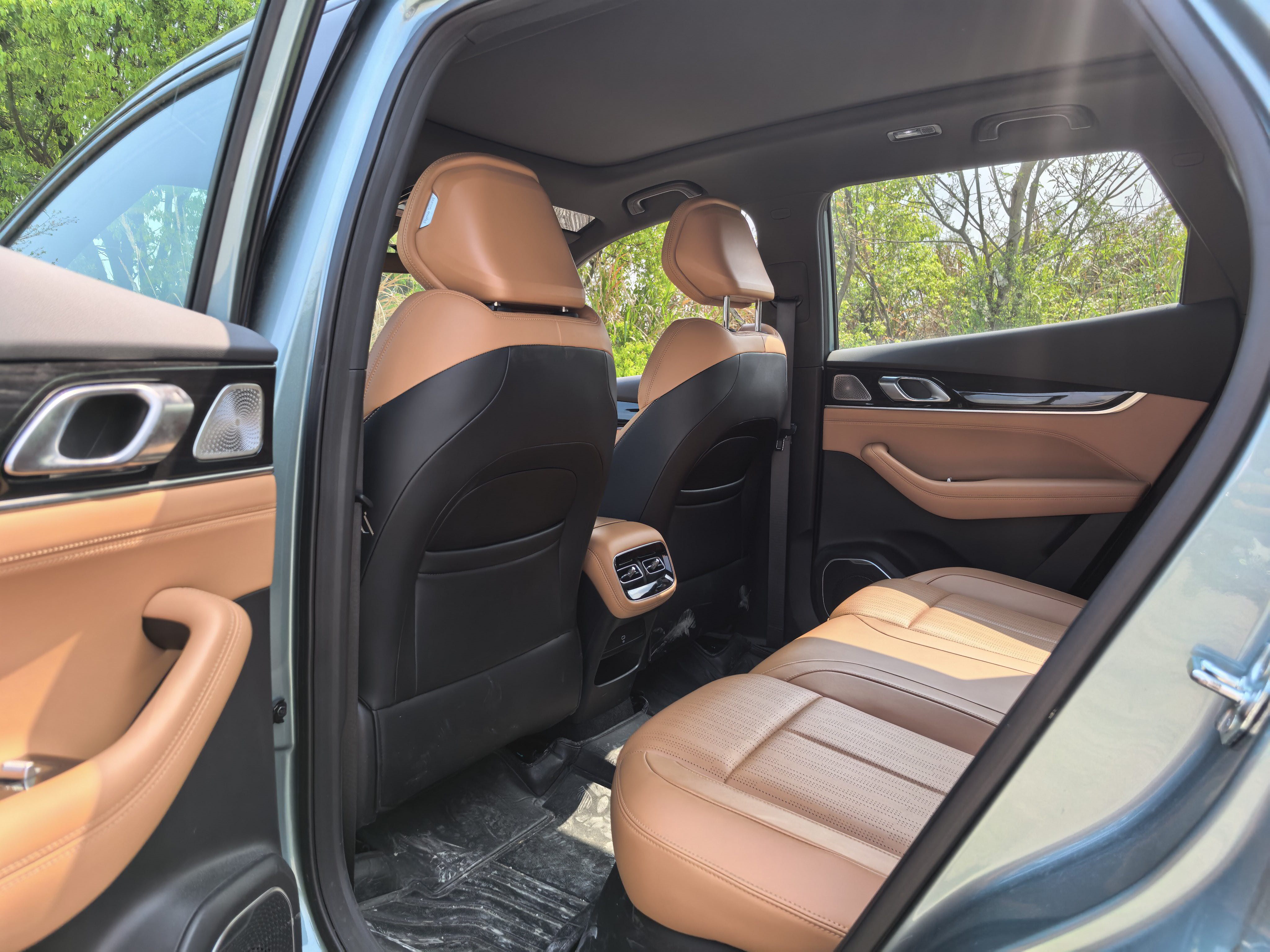 GEELY Boyue L 2025 car image #4