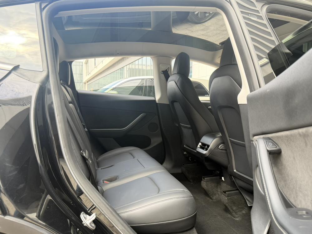 Tesla Model Y 2021 #17 Tesla Model Y 2021 car image #17