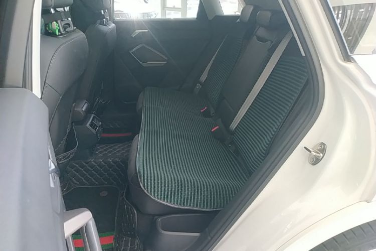 Audi Q3 2021 car image #17