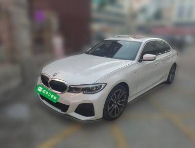 BMW 3 Series 2022 صورة سيارة 