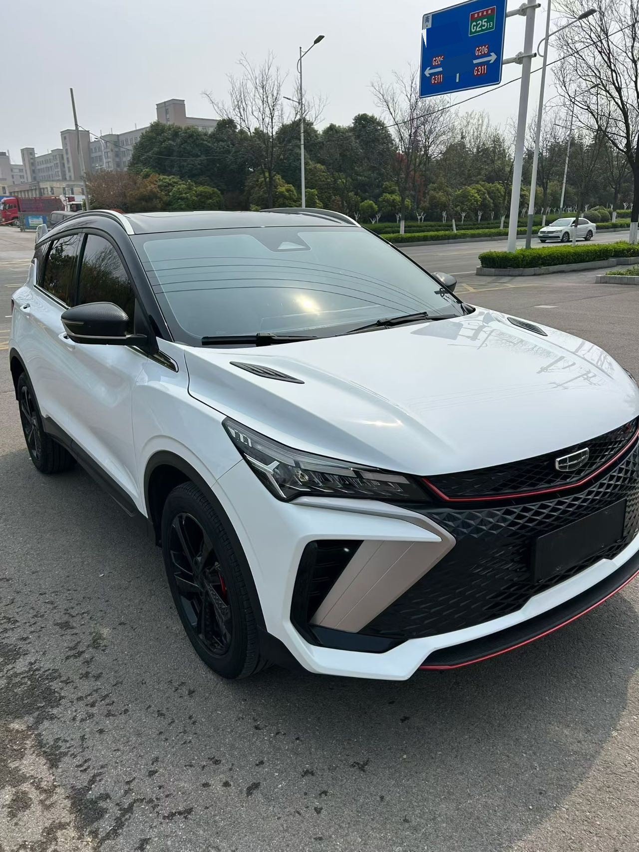 GEELY Coolray 2023 car image #3