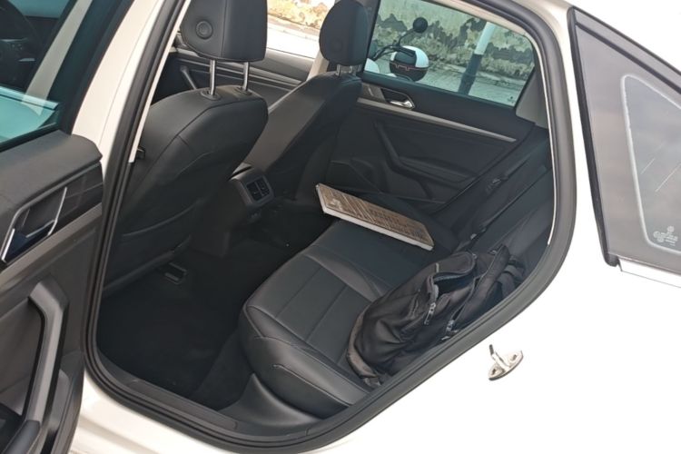 Volkswagen Lavida 2018 car image #17