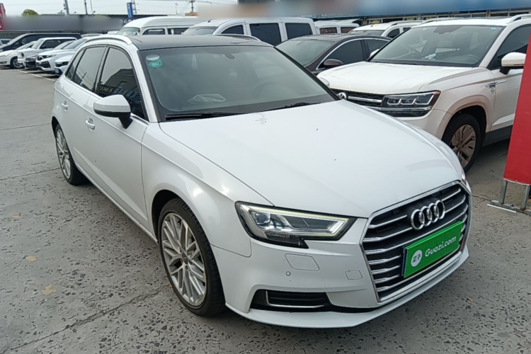 Audi A3 2018 car image #4