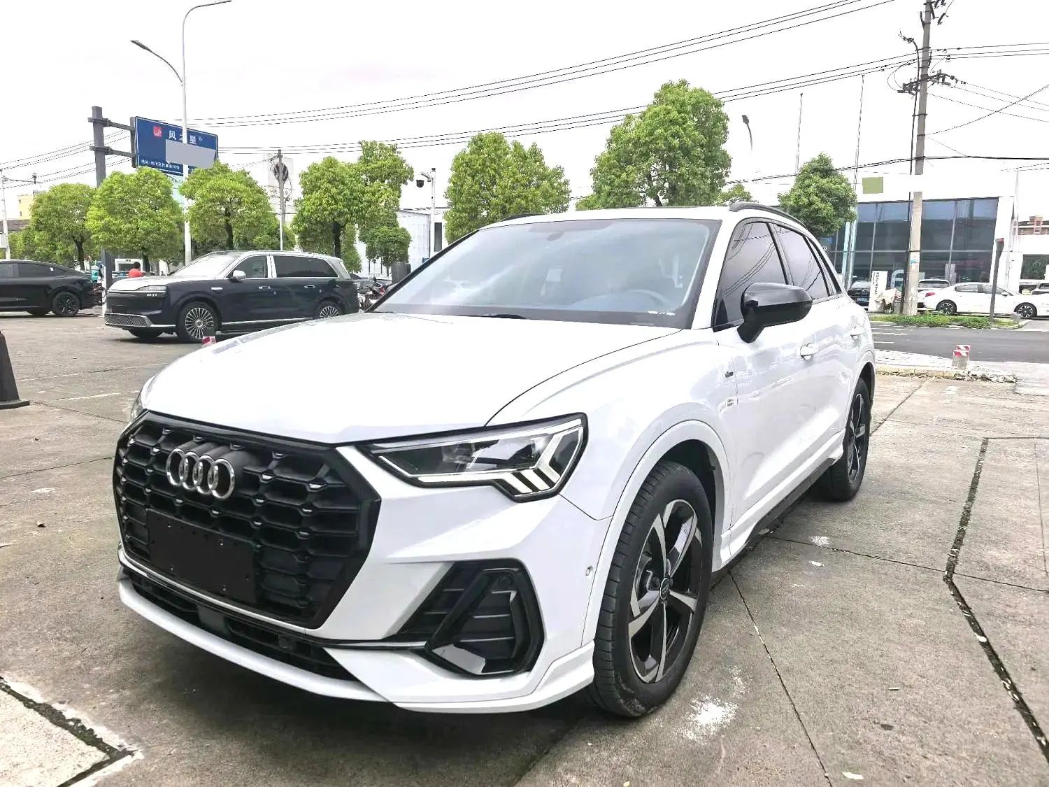 Audi Q3 2023 Audi Q3 2023 car image