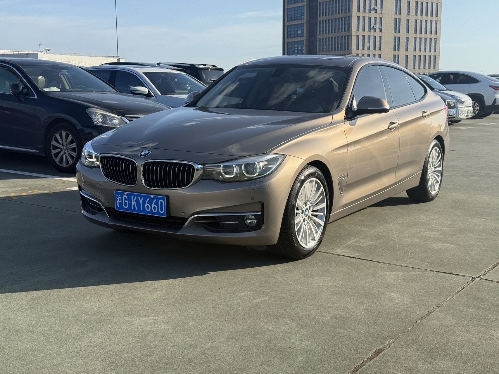 BMW 3 Series GT 2017 car image 