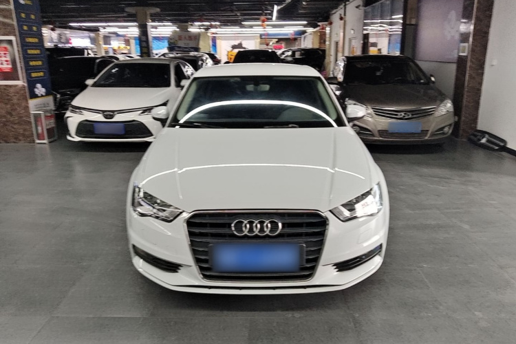 Audi A3 2017 car image #3