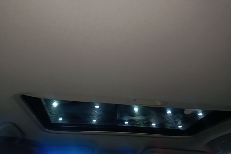 Toyota Corolla Hybird E+ 2019 immagine di auto #18