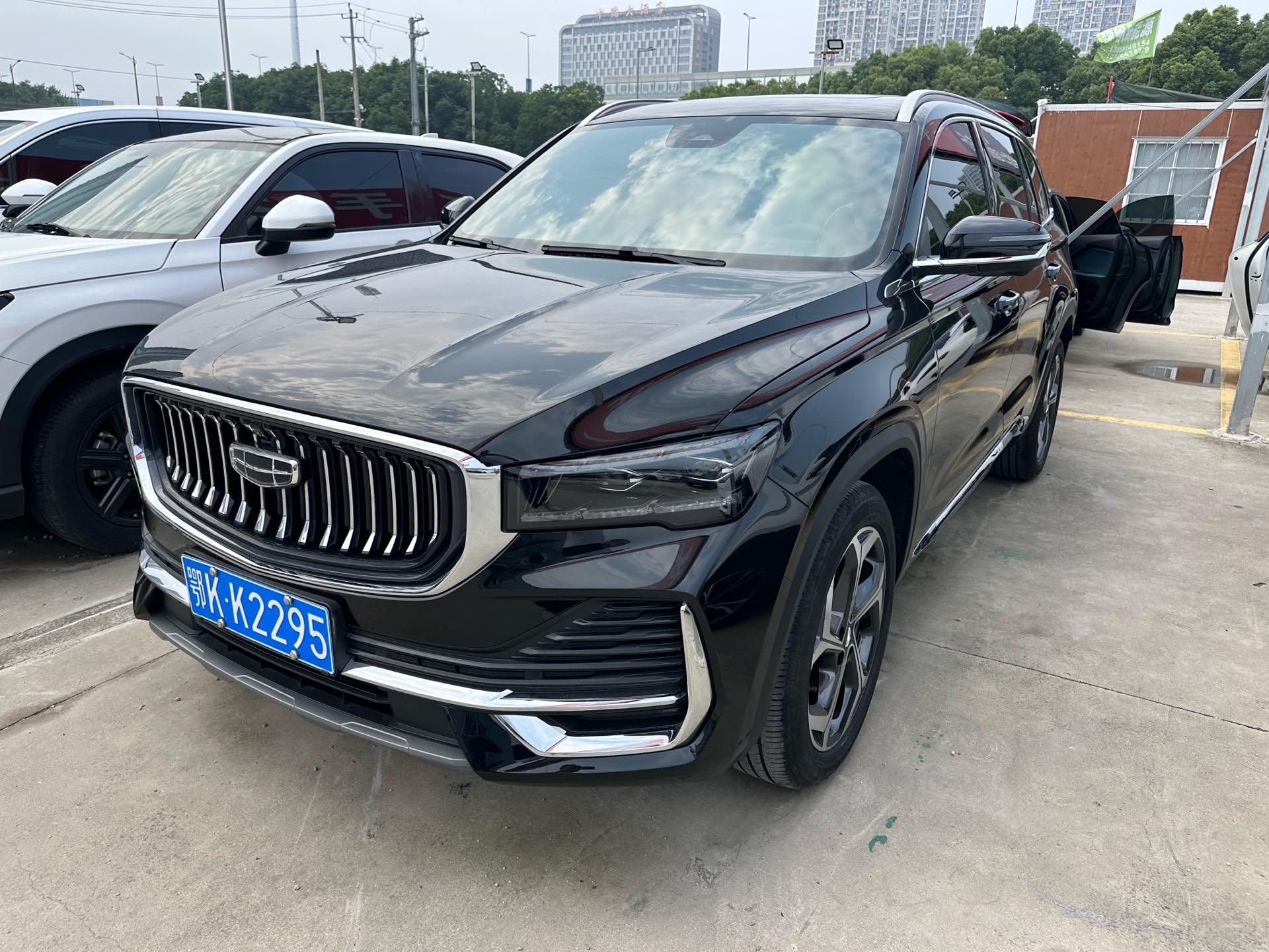 GEELY Boyue L 2023 car image 