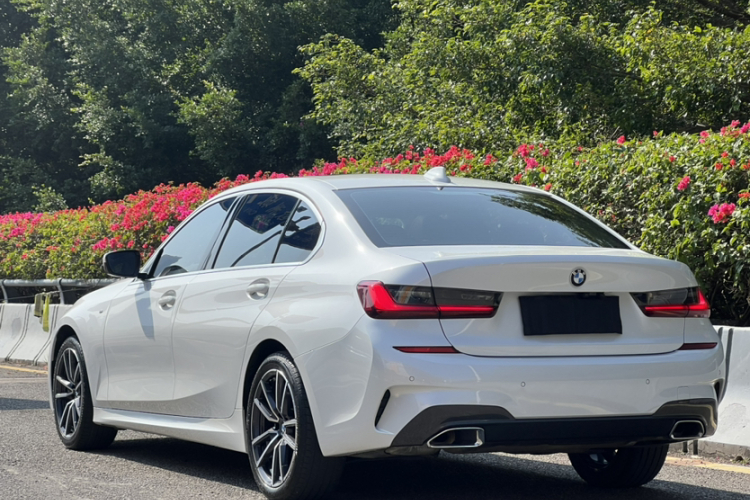 BMW 3 Series 2022 car image #3