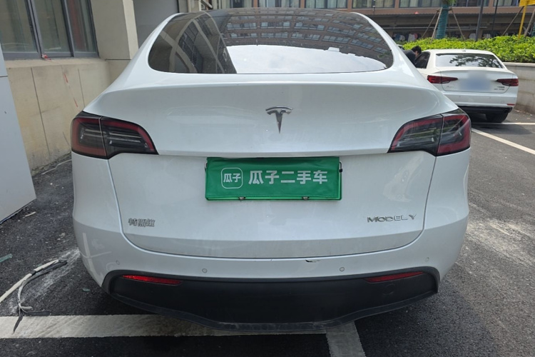 Tesla Model Y 2022 #6 Tesla Model Y 2022 car image #6