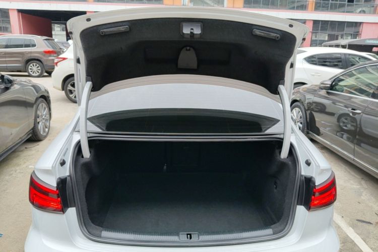 Audi A3 2019 car image #22