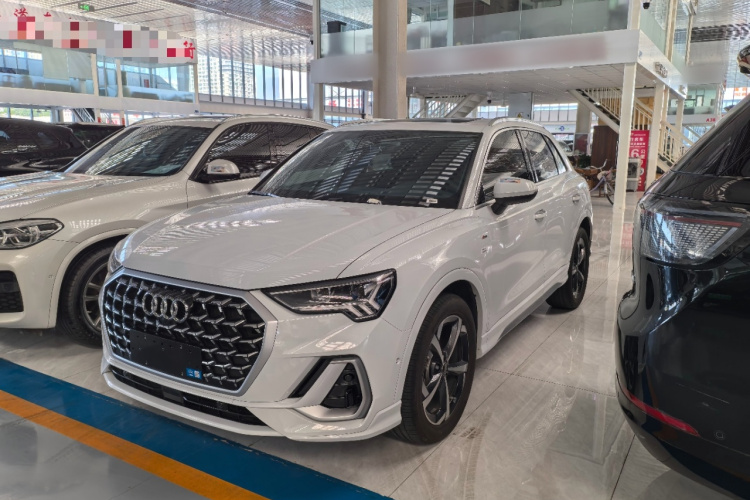 Audi Q3 2025 #2 Audi Q3 2025 car image #2