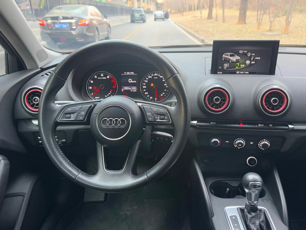 Audi A3 2018 car image #22
