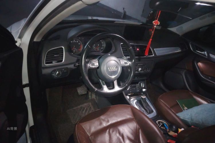 Audi Q3 2017 car image #11