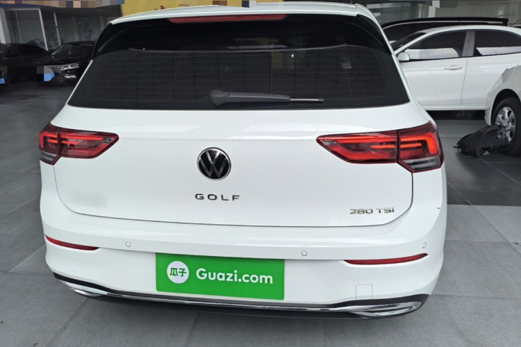 Volkswagen Golf 2023 car image #4