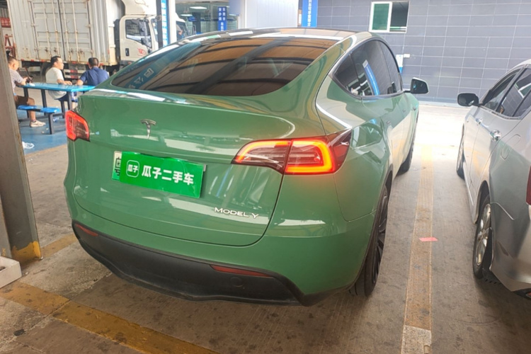 Tesla Model Y 2023 #7 Tesla Model Y 2023 car image #7