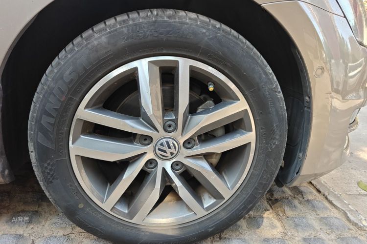 Volkswagen Golf 2017 car image #9
