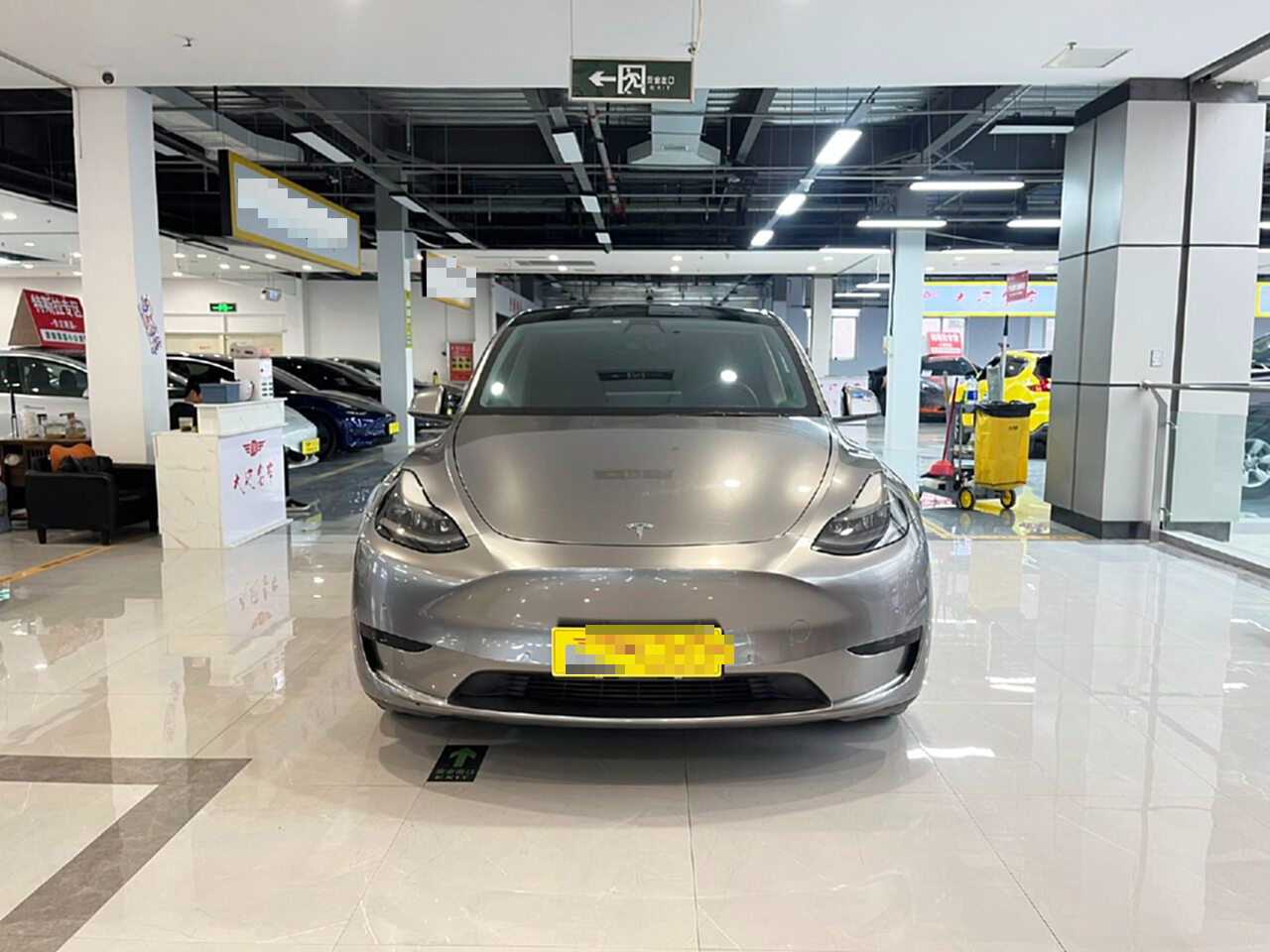 Tesla Model Y 2022 #4 Tesla Model Y 2022 car image #4