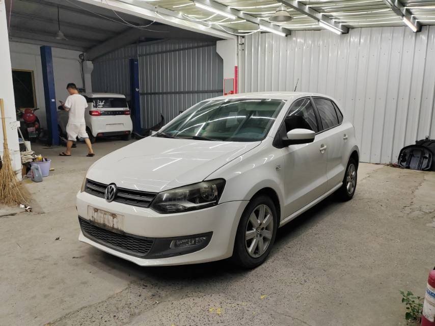 Volkswagen Polo 2013 car image 