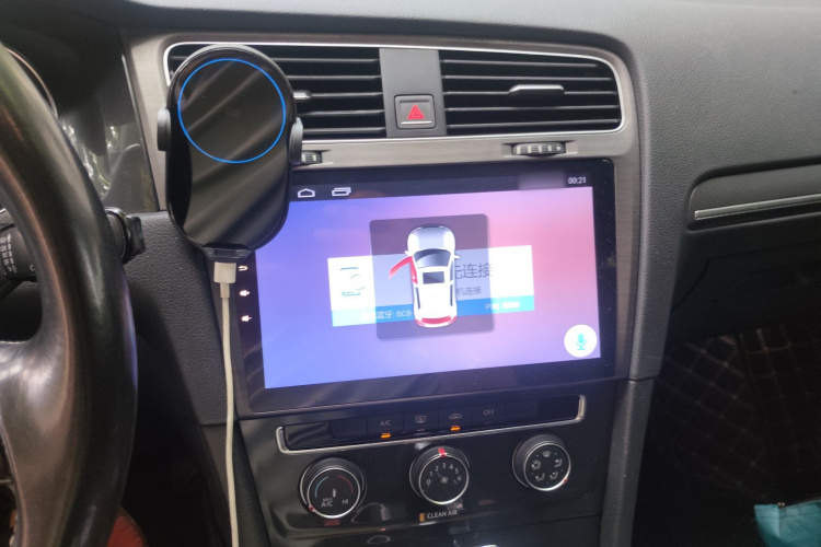Volkswagen Golf 2017 car image #17