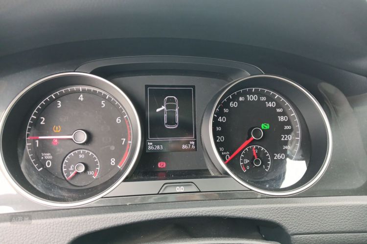 Volkswagen Golf 2020 car image #13