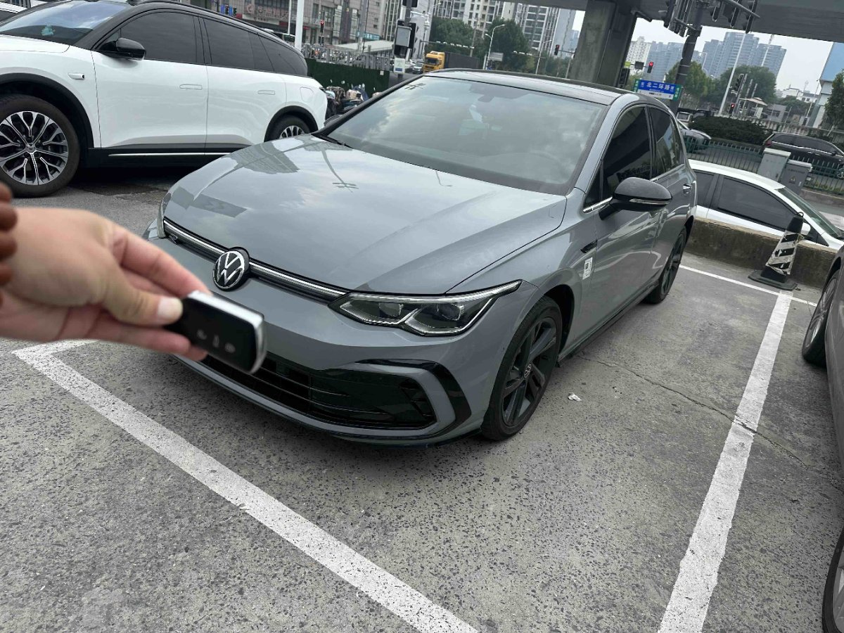 Volkswagen Golf 2023 car image 