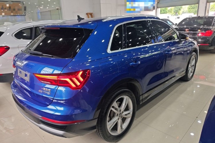 Audi Q3 2019 car image #5