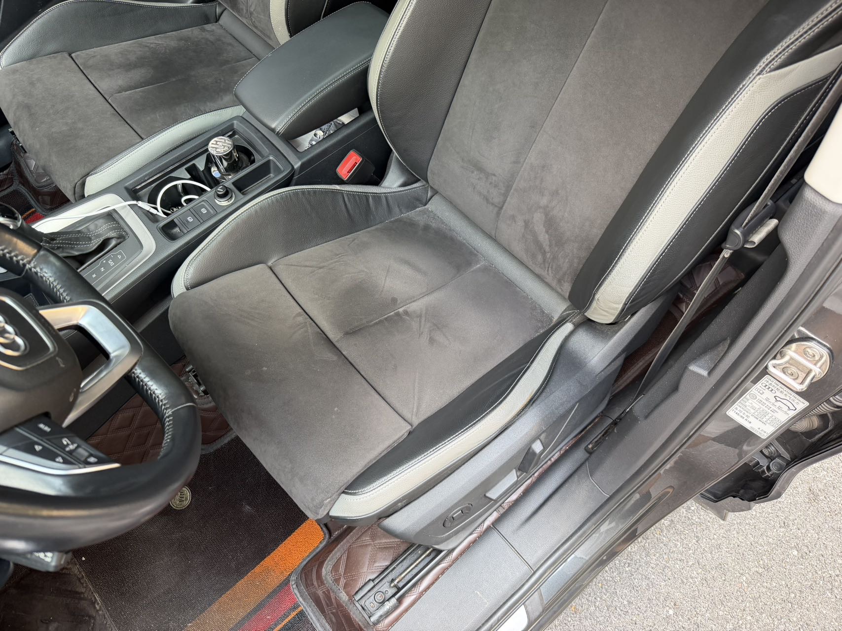 Audi Q3 2019 car image #14