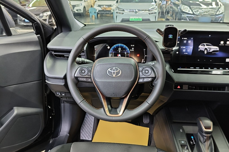 Toyota Corolla Cross 2026 car image #11