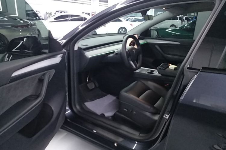 Tesla Model Y 2024 #15 Tesla Model Y 2024 immagine di auto #15