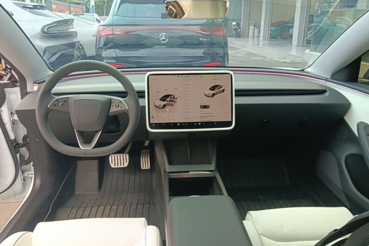 Tesla Model 3 2024 #10 Tesla Model 3 2024 car image #10