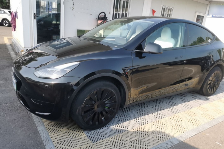 Tesla Model Y 2022 #2 Tesla Model Y 2022 car image #2