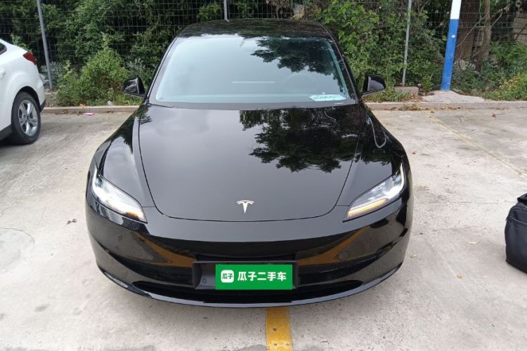 Tesla Model 3 2024 immagine di auto #3