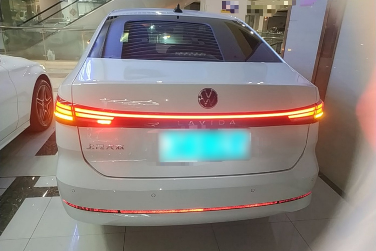 Volkswagen Lavida 2026 car image #6