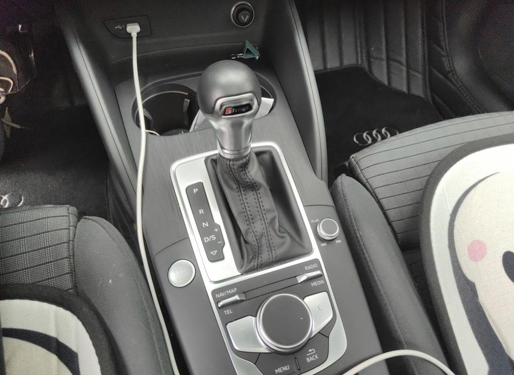 Audi A3 2019 car image #9