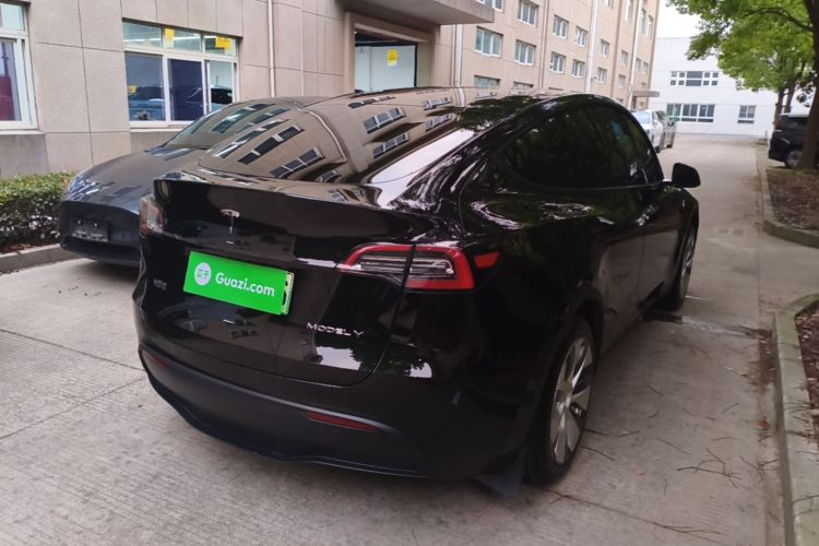 Tesla Model Y 2023 #7 Tesla Model Y 2023 car image #7