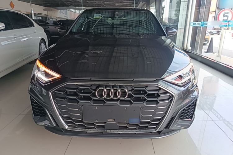 Audi A3 2024 immagine di auto #3