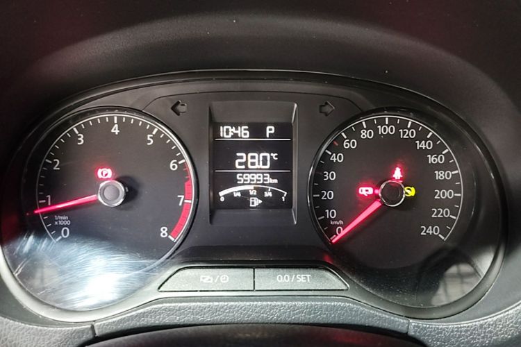 Volkswagen Polo 2016 car image #16