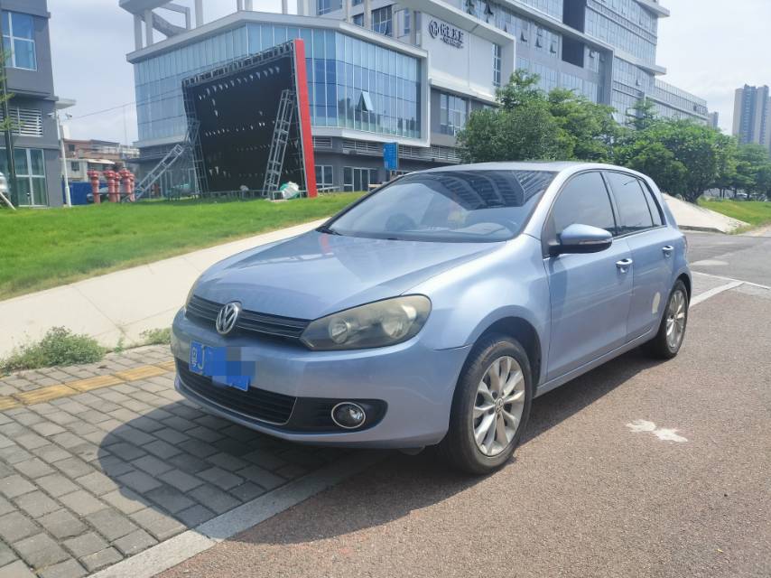 Volkswagen Golf 2011 car image 