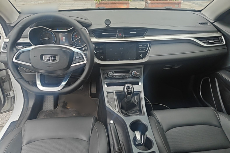 GEELY Emgrand 2019 #10 GEELY Emgrand 2019 car image #10