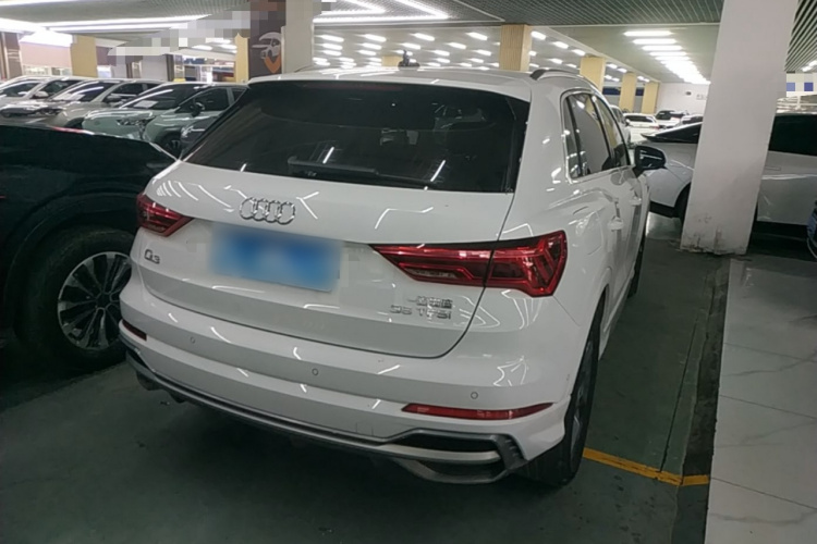 Audi Q3 2021 car image #5